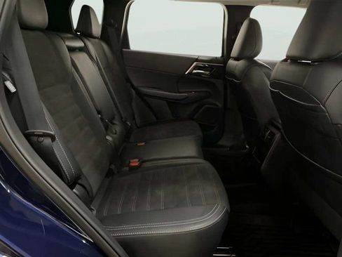 Used 2024 Mitsubishi Outlander SE FWD image 24