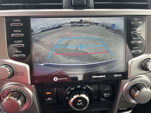 Used 2020 Toyota 4Runner SR5 AWD/4WD image 15