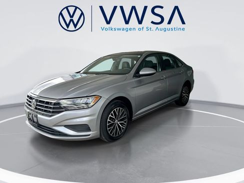 Certified 2021 Volkswagen Jetta SE w/ SE Cold Weather Package FWD image 4