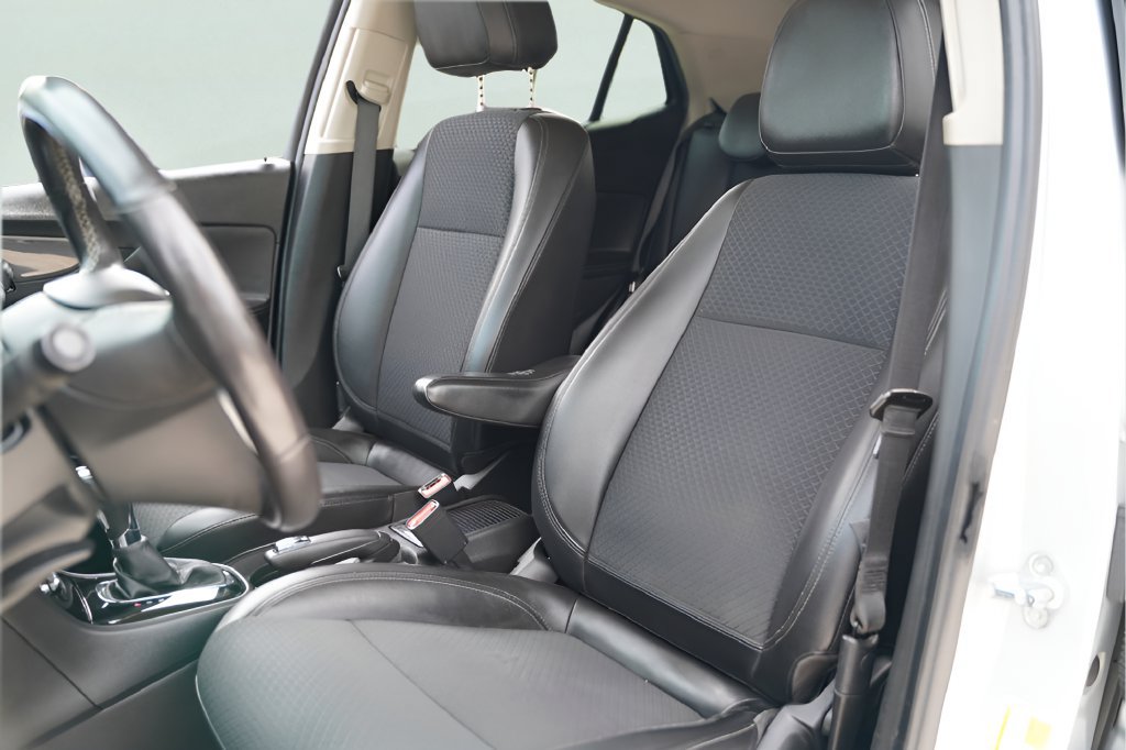 Used 2022 Buick Encore Preferred w/ Safety Package FWD image 9