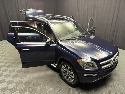 Used 2015 Mercedes-Benz GL 450 4MATIC w/ Premium Package w/ Lighting Package image 21
