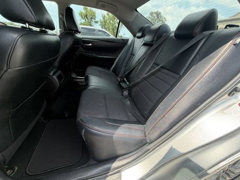 Used 2017 Toyota Camry SE FWD image 12