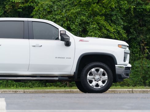 Used 2020 Chevrolet Silverado 2500 LTZ w/ LTZ Convenience Package AWD/4WD image 7