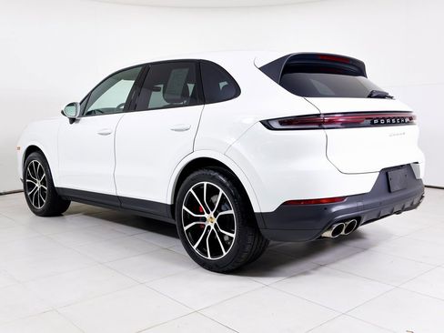 Certified 2024 Porsche Cayenne S image 3