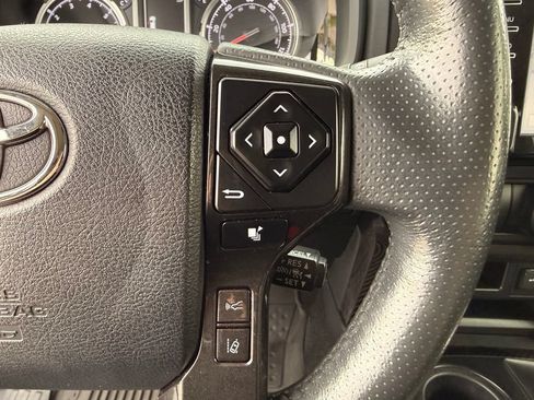 Used 2022 Toyota 4Runner TRD Off-Road Premium w/ Moonroof Package AWD/4WD image 20