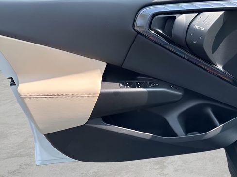 Used 2025 BMW X3 xDrive30i w/ Convenience Package image 23