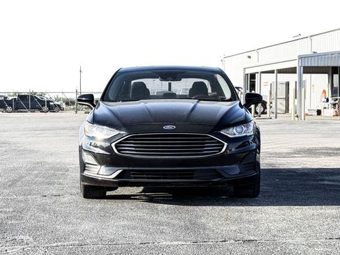 Used 2020 Ford Fusion SE FWD image 3