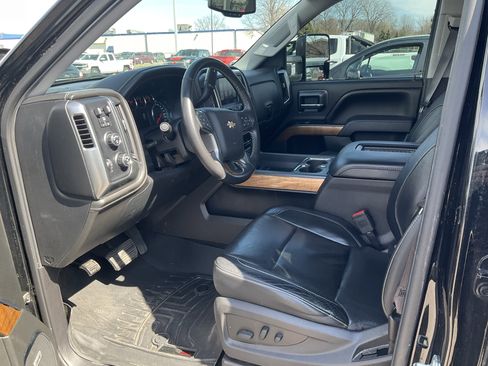 Used 2017 Chevrolet Silverado 1500 LTZ w/ LTZ Plus Package image 5