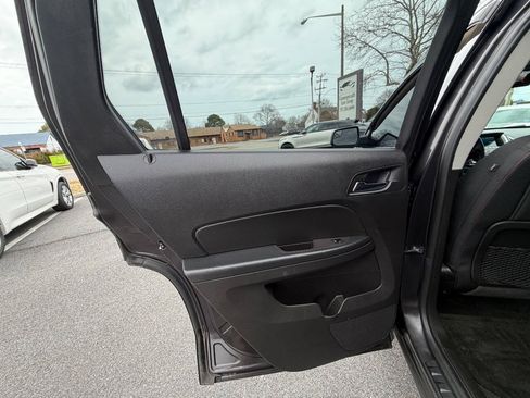 Used 2014 GMC Terrain SLE FWD image 32