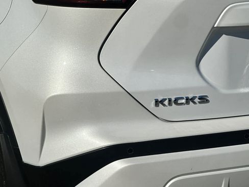Used 2024 Nissan Kicks SV image 15