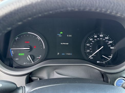 Certified 2024 Toyota Sienna XLE FWD image 20
