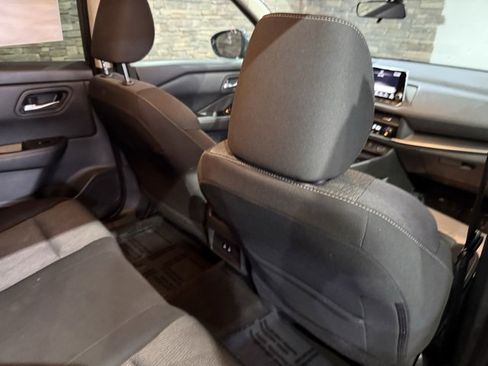 Certified 2025 Nissan Rogue SV image 33