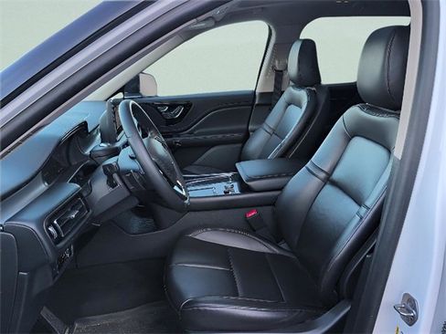 Used 2023 Lincoln Aviator Standard w/ Premium Package image 15