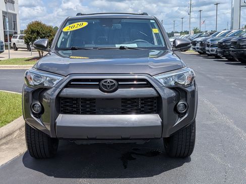 Used 2020 Toyota 4Runner SR5 Premium w/ Moonroof Package RWD image 2