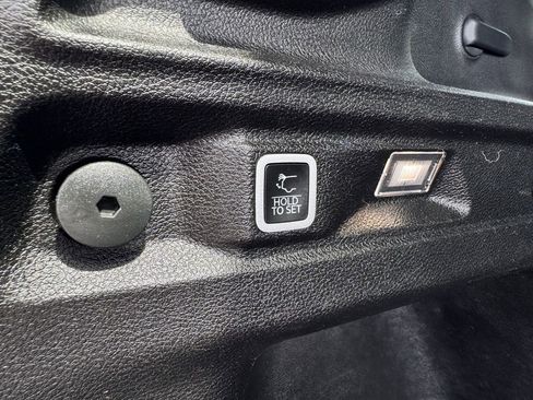 Used 2023 Jeep Grand Cherokee L Laredo image 20