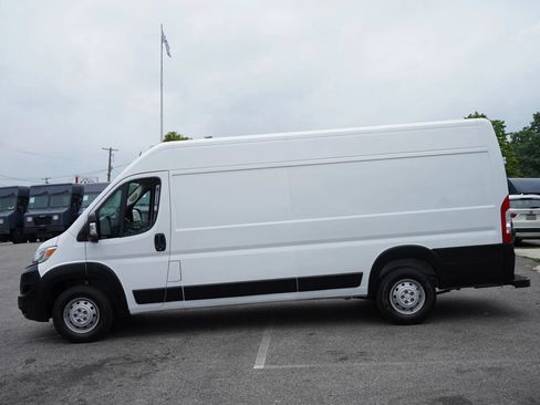Used 2023 RAM ProMaster 3500 w/ Driver Convenience Group FWD image 3