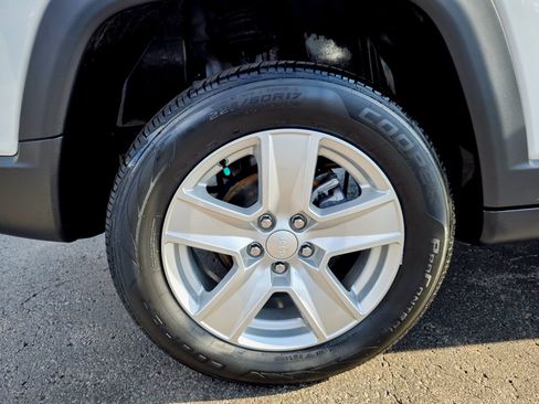 Used 2022 Jeep Compass Latitude w/ Convenience Group image 26