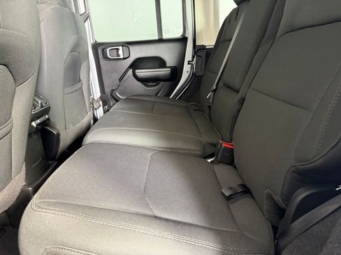 Used 2023 Jeep Wrangler Unlimited AWD/4WD image 25