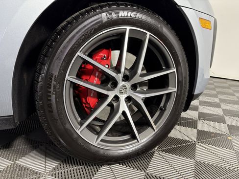Used 2025 Porsche Macan S image 9