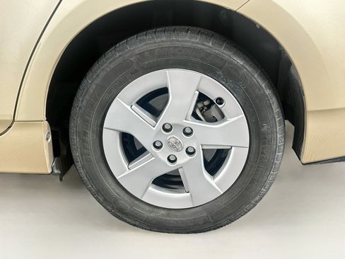 Used 2011 Toyota Prius Three w/ Navigation Pkg FWD image 11