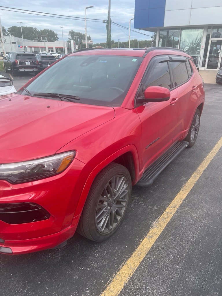 Used 2022 Jeep Compass Limited w/ (RED) Package AWD/4WD image 2