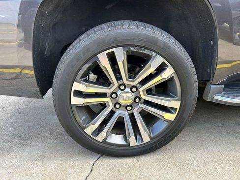 Used 2018 GMC Yukon Denali RWD image 4
