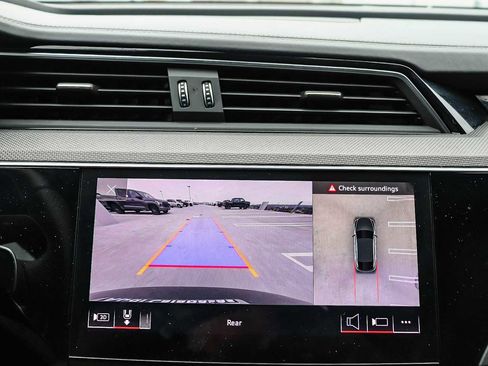 Used 2023 Audi e-tron S Prestige w/ Prestige Package image 34