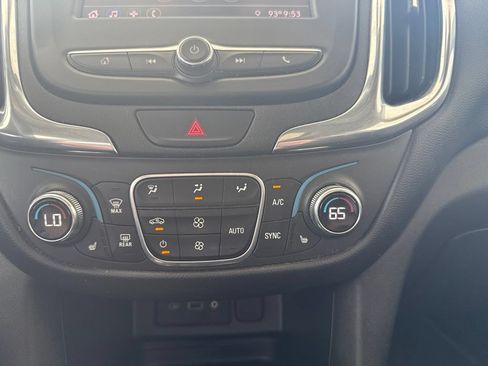 Used 2020 Chevrolet Equinox LT FWD image 15