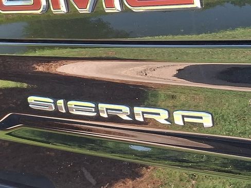 Used 2019 GMC Sierra 1500 SLT w/ SLT Premium Package AWD/4WD image 32