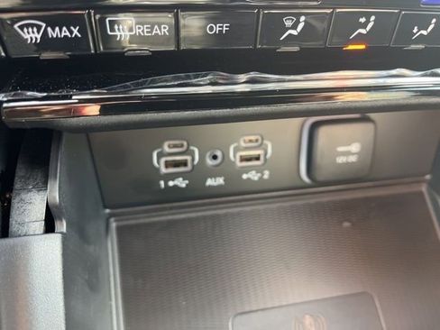 New 2025 Jeep Grand Cherokee Limited w/ Luxury Tech Group II image 21