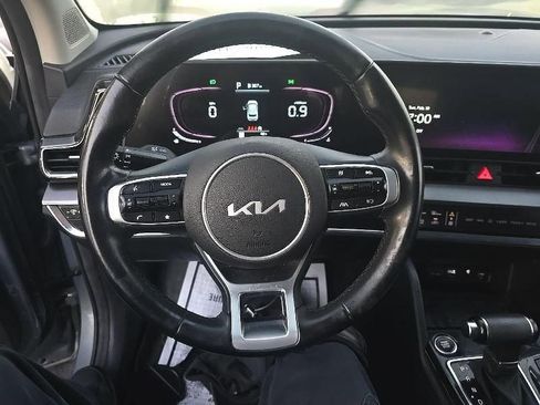 Used 2023 Kia Sportage EX image 11