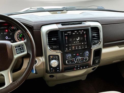 Used 2018 RAM 1500 Laramie image 11