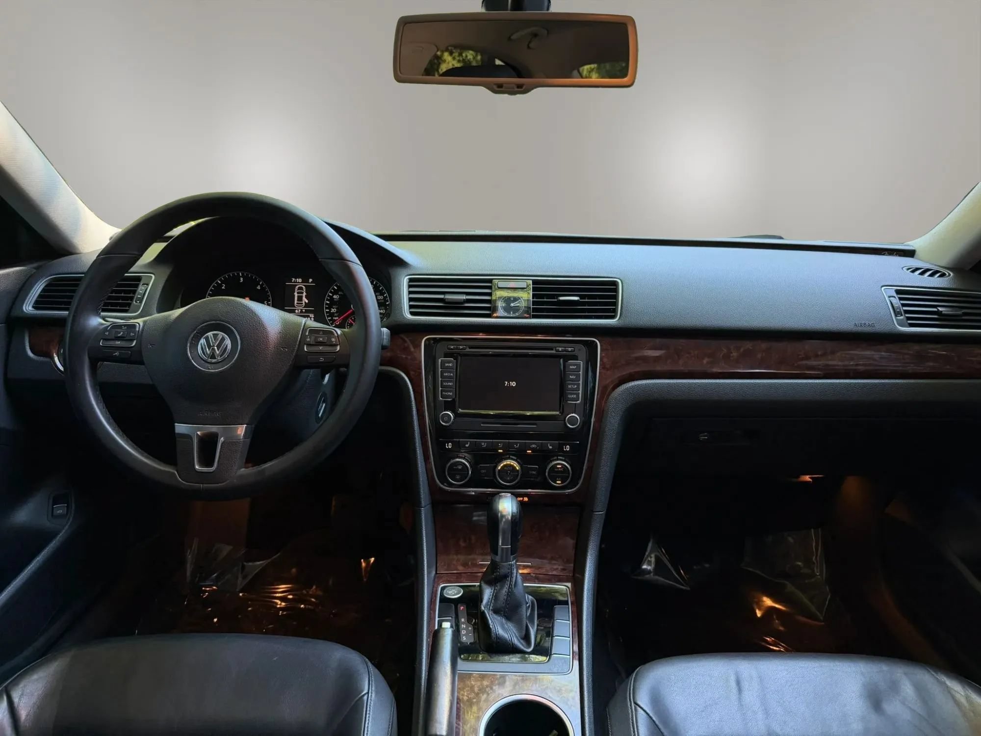 Used 2013 Volkswagen Passat TDI SEL Premium FWD image 19