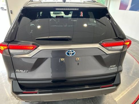 Used 2019 Toyota RAV4 XSE w/ All Weather Liner Package AWD/4WD image 5