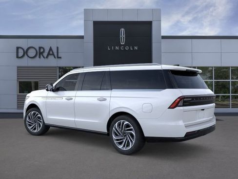New 2026 Lincoln Navigator L Reserve AWD/4WD image 4