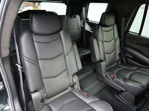 Used 2020 Cadillac Escalade Platinum image 43