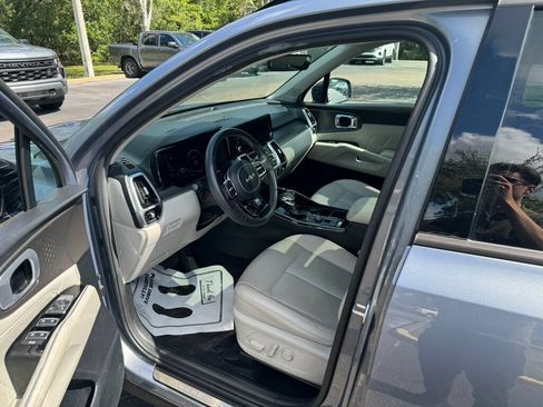 Used 2023 Kia Sorento SX FWD image 3