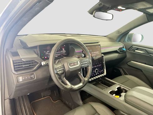 Used 2024 GMC Acadia AT4 AWD/4WD image 9