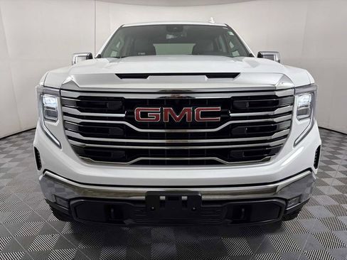 Used 2025 GMC Sierra 1500 SLT image 2