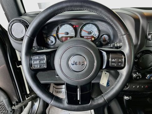 Used 2017 Jeep Wrangler Unlimited Sahara AWD/4WD image 12