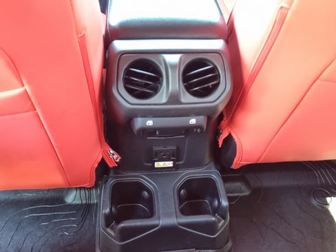Used 2022 Jeep Gladiator Rubicon w/ Cold Weather Group AWD/4WD image 12