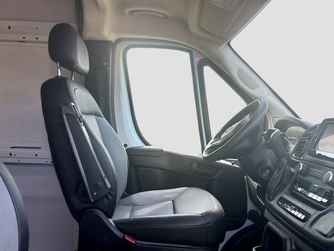 Used 2024 RAM ProMaster 2500 w/ Convenience Group FWD image 18