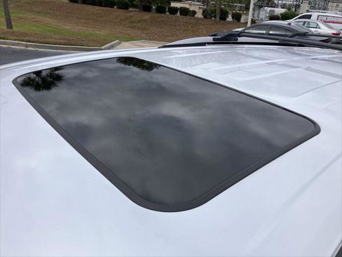 Certified 2023 Toyota Sienna Platinum image 10