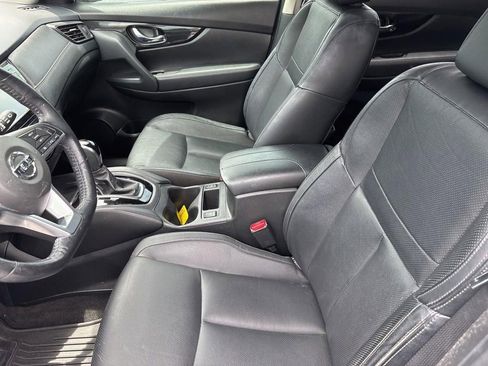 Used 2017 Nissan Rogue SL w/ SL Premium Package FWD image 11