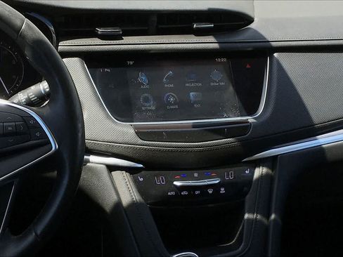 Used 2017 Cadillac XT5 Luxury image 5