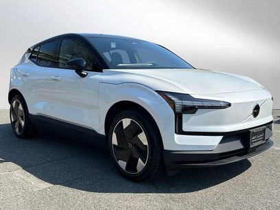 New 2025 Volvo EX30 Plus w/ Protection Package Premier
