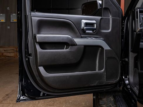 Used 2018 Chevrolet Silverado 1500 LT w/ Texas Edition image 33