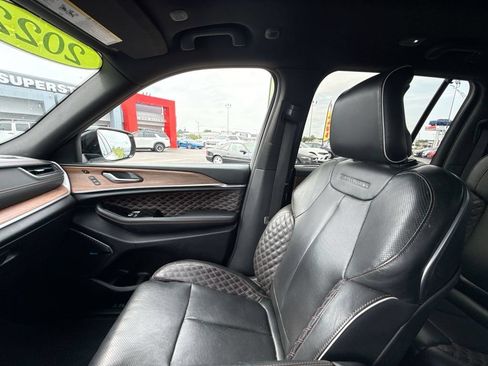 Used 2022 Jeep Grand Cherokee Summit w/ Adv Protech Group IV AWD/4WD image 24