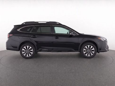 Used 2025 Subaru Outback Limited AWD/4WD image 11