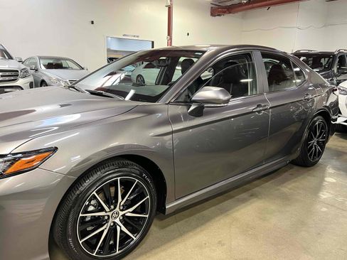 Used 2021 Toyota Camry SE w/ Convenience Package image 25